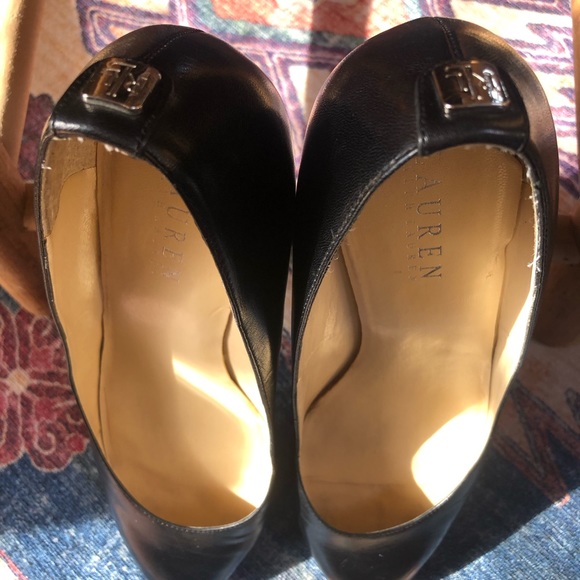 Lauren Ralph Lauren Black Leather Closed Toe Wedges - Picture 2 of 11